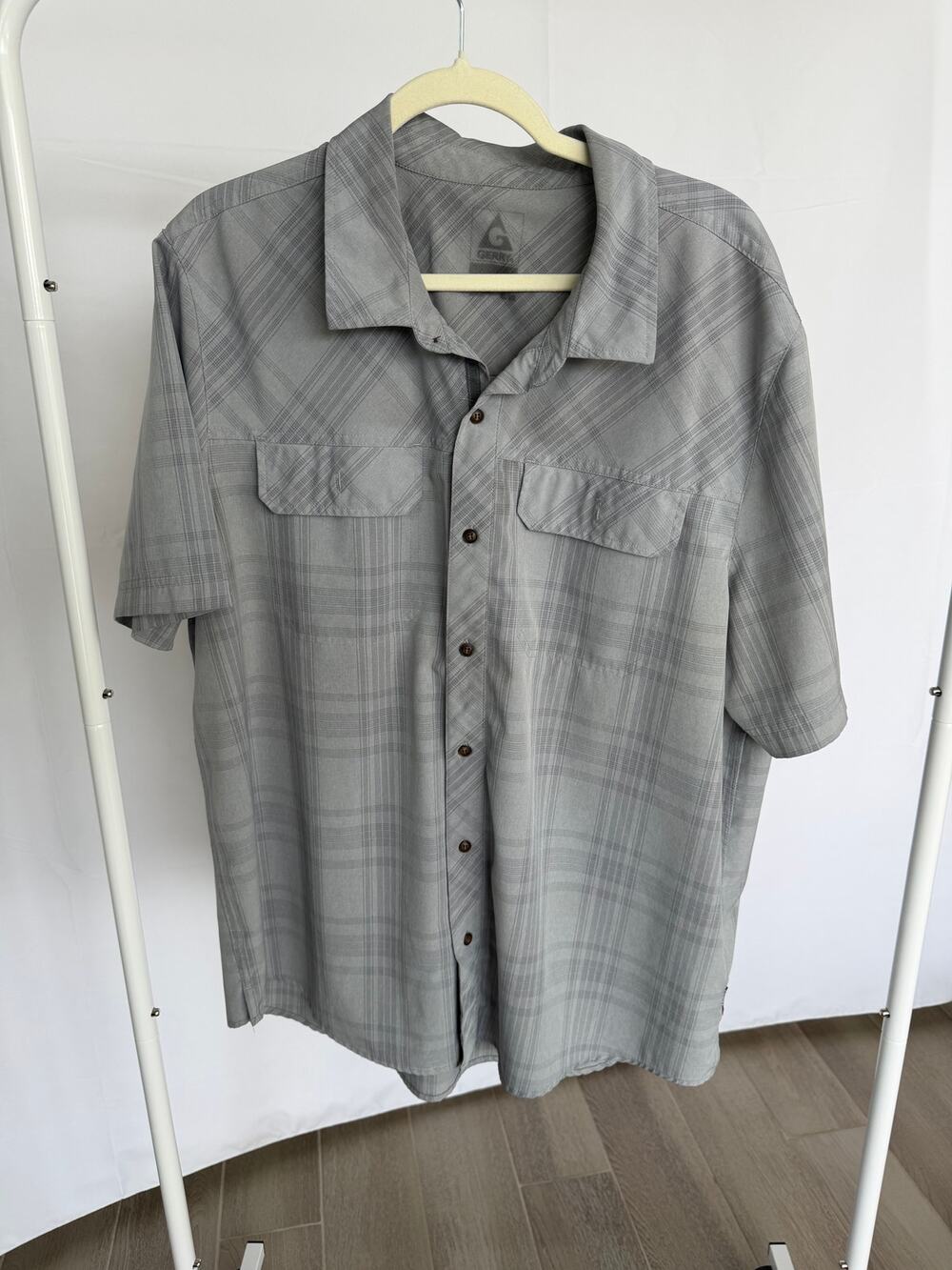 Gerry Men’s Gray Plaid Short Sleeve Button Down Outdoor Hiking Shirt Size XL